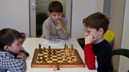 Приглашаем ребят 7-9 лет на курс «Шахматы»